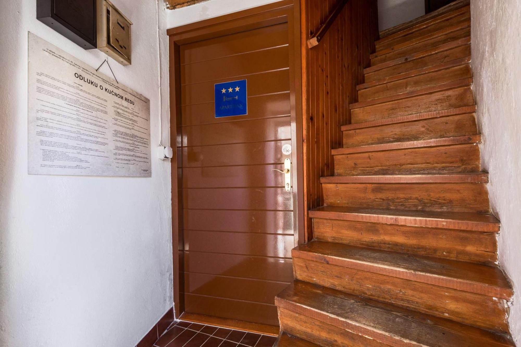 Sorgenfrei Apartment Rovigno Esterno foto